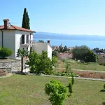 Fiore Apartment